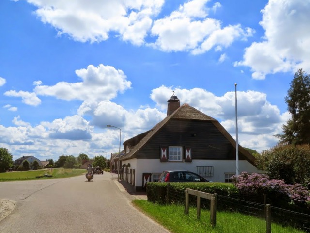 Kouweklauwen-039-Poederoijen_-_Maasdijk.png